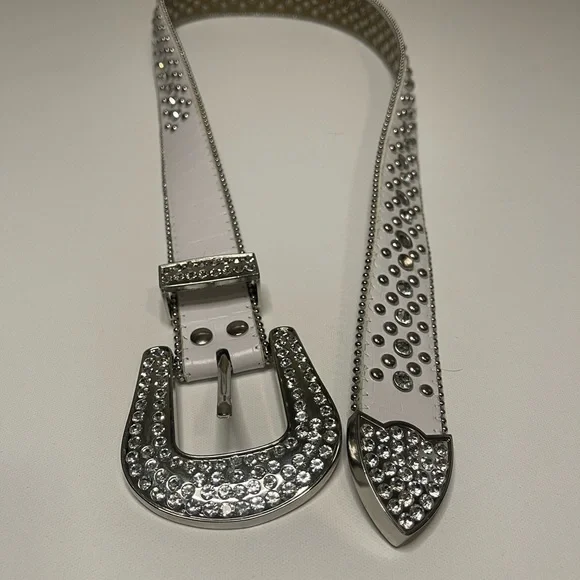 Elegant White Studded Belt with Silver Accents - Picture 2 of 8